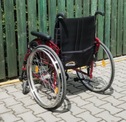 Invalidní vozík
