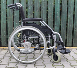 Invalidní vozík