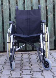 Invalidní vozík