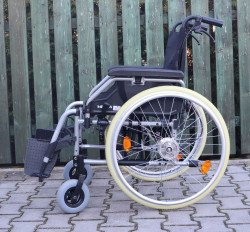 Invalidní vozík