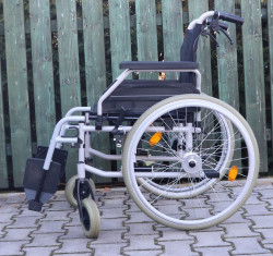 Invalidní vozík