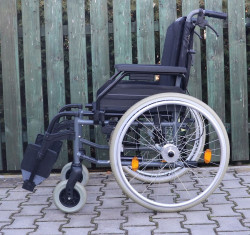Invalidní vozík