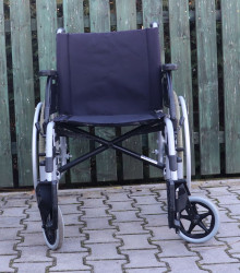 Invalidní vozík