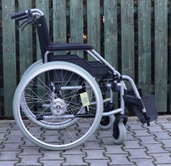 Invalidní vozík