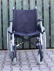 Invalidní vozík