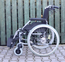 Invalidní vozík