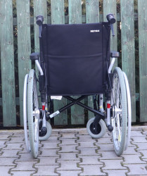 Invalidní vozík