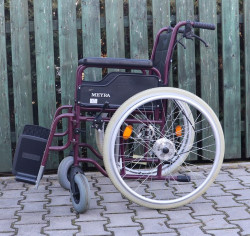 Invalidní vozík