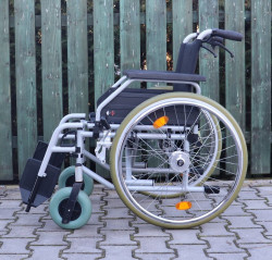 Invalidní vozík