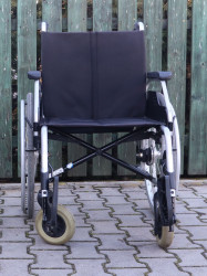 Invalidní vozík