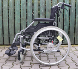 Invalidní vozík
