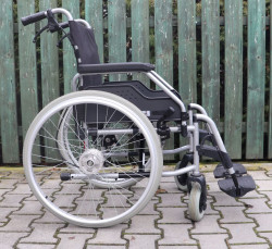 Invalidní vozík