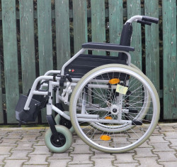 Invalidní vozík