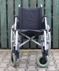 Invalidní vozík