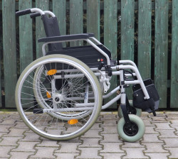 Invalidní vozík