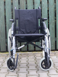 Invalidní vozík