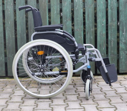 Invalidní vozík