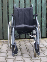 Invalidní vozík