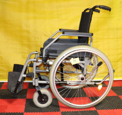 Invalidní vozík