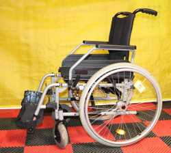 Invalidní vozík