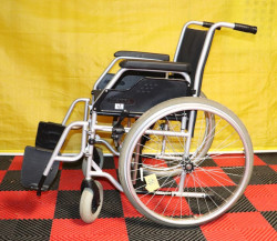 Invalidní vozík