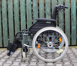 Invalidní vozík