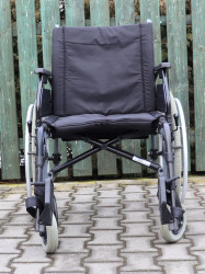 Invalidní vozík