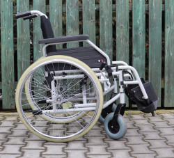Invalidní vozík