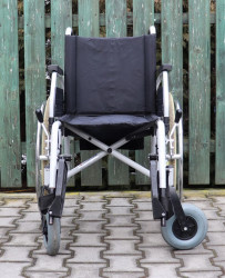 Invalidní vozík