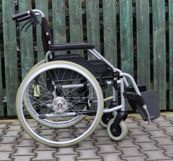 Invalidní vozík