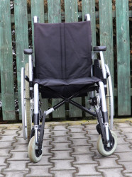 Invalidní vozík