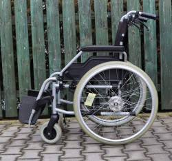 Invalidní vozík