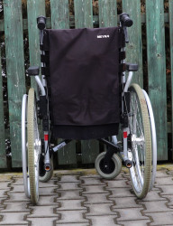 Invalidní vozík