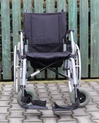 Invalidní vozík
