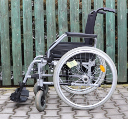 Invalidní vozík