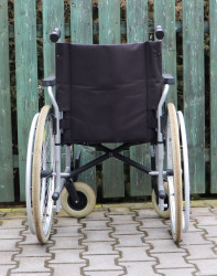 Invalidní vozík