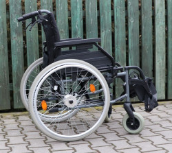Invalidní vozík