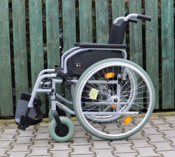 Invalidní vozík