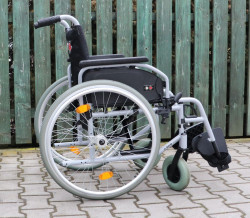 Invalidní vozík