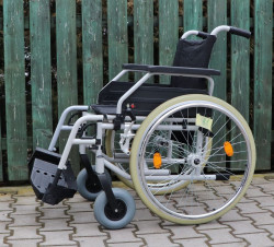 Invalidní vozík