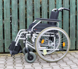 Invalidní vozík