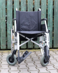 Invalidní vozík