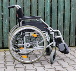 Invalidní vozík
