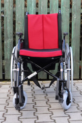 Invalidní vozík