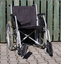 Invalidní vozík