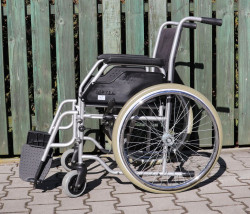 Invalidní vozík
