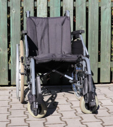 Invalidní vozík