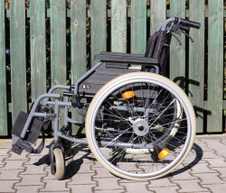 Invalidní vozík
