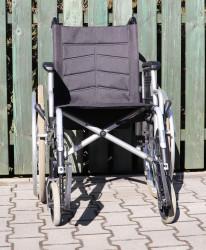 Invalidní vozík