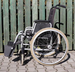 Invalidní vozík